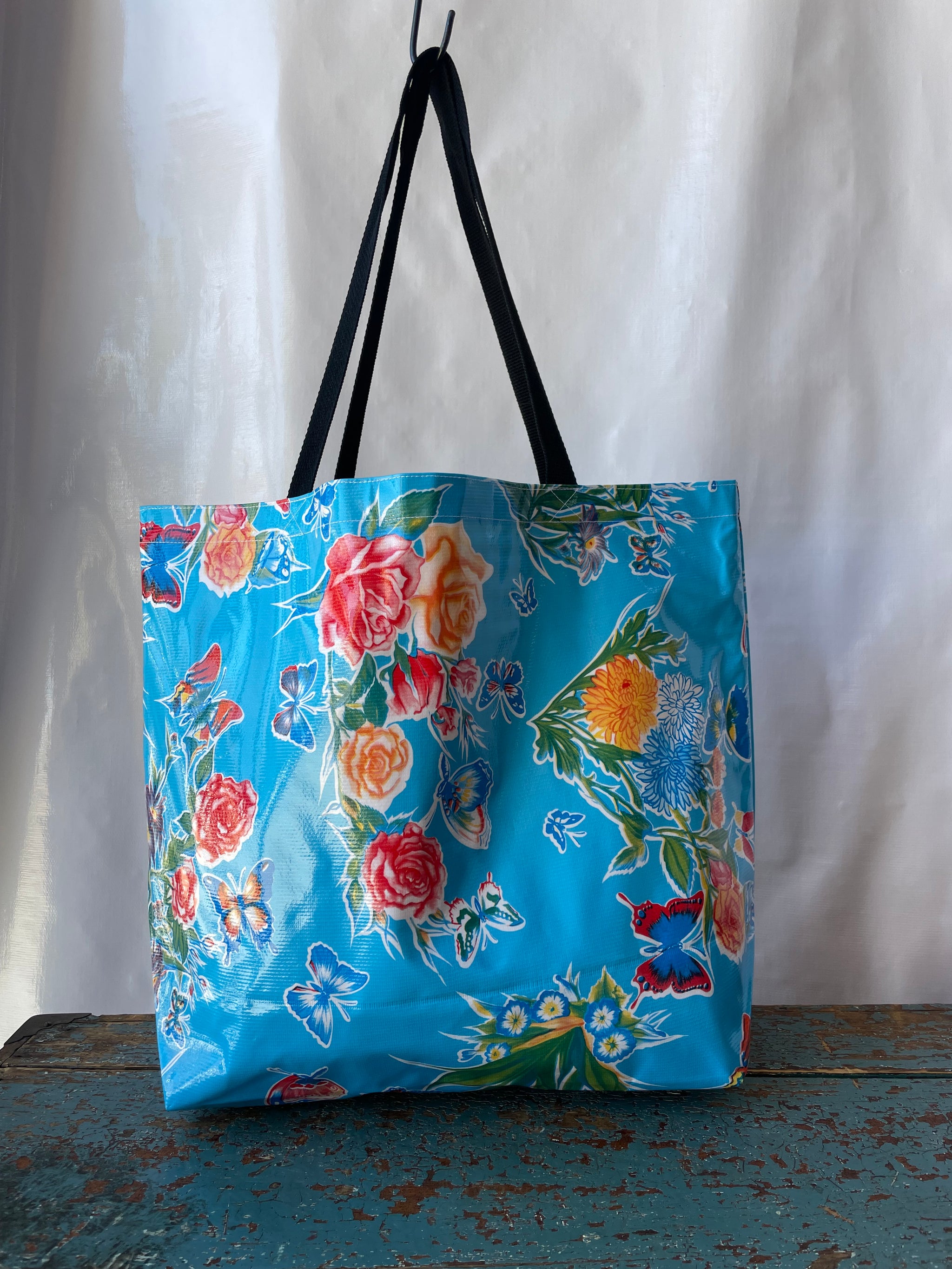 Mariposa Blue Large Tote – Oilcloth International,