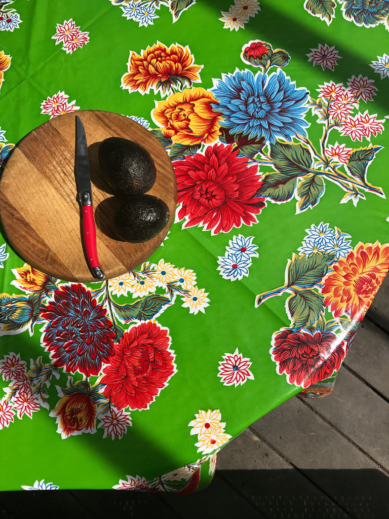 Mums Green 68" Round Tablecloth
