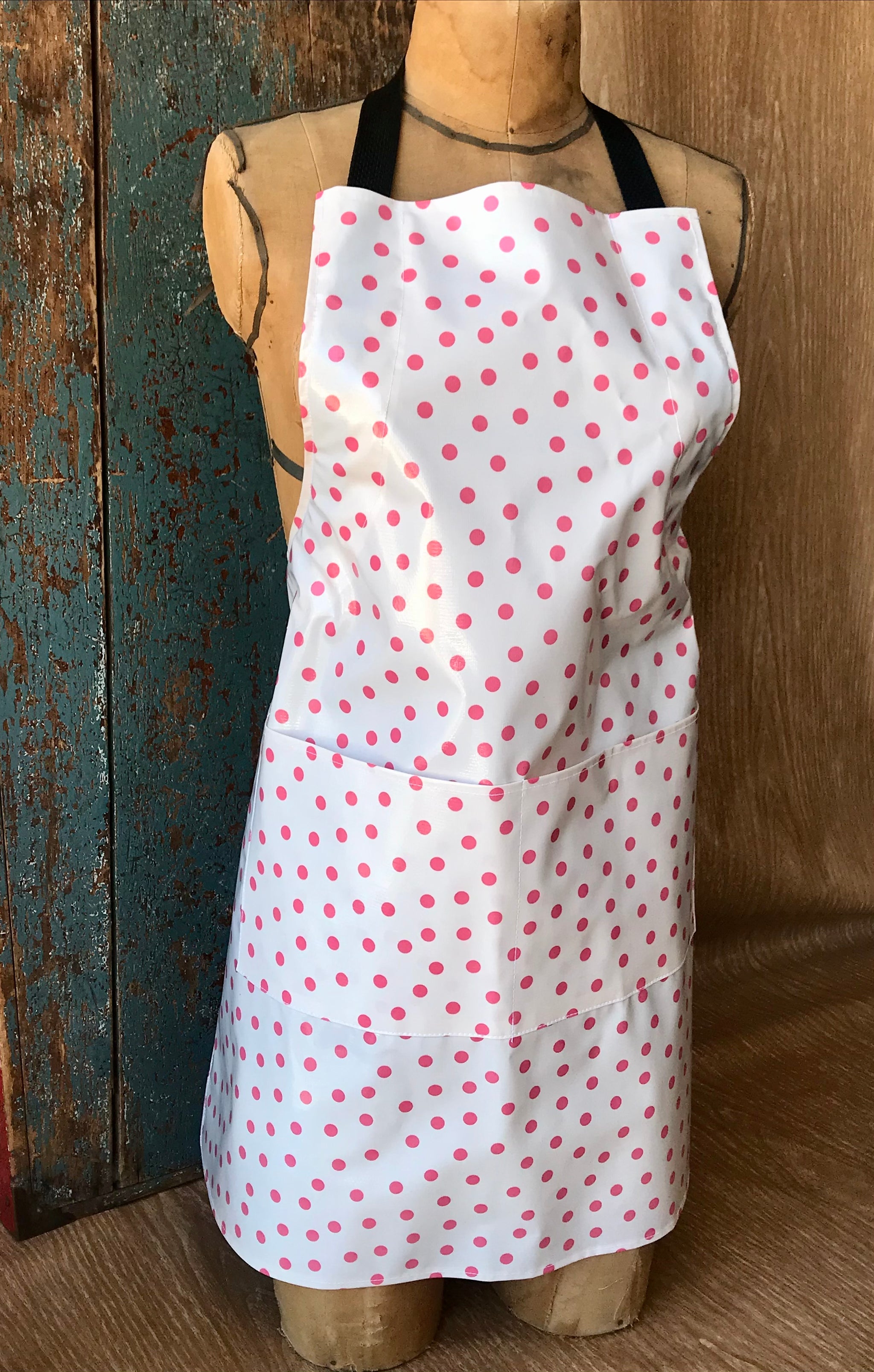 PolkaDotPinkApron_2048x.jpg?v=